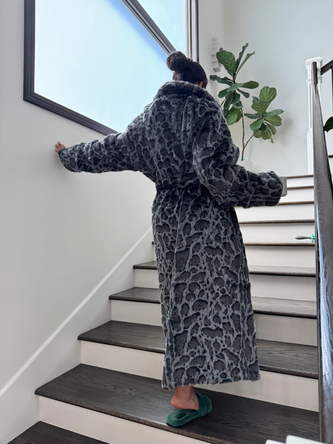 Faux Mink Robe - MINKO 12 Black Leopard