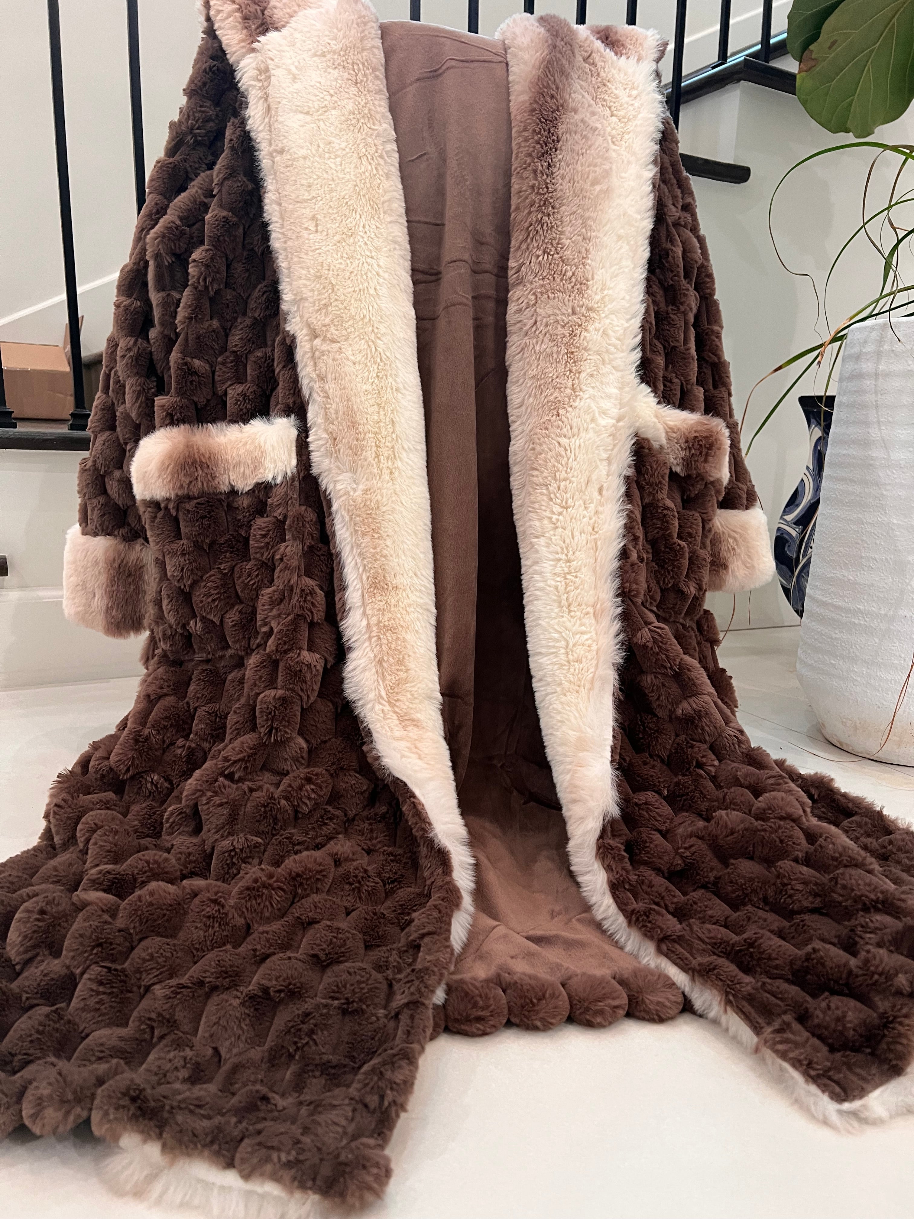 REXA ROBE 4 – Rug Factory Plus
