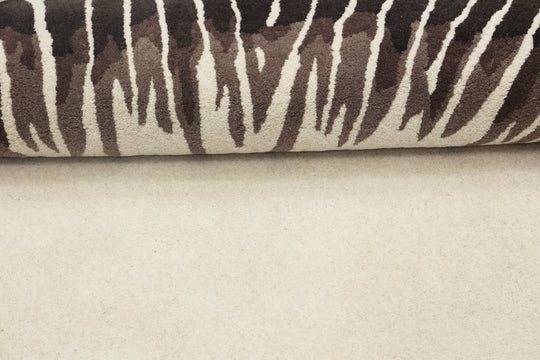 Beluga Tufted Design 65 Ivory Black