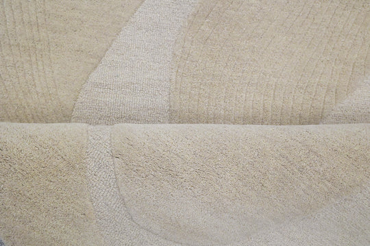 Beluga Tufted Design 81