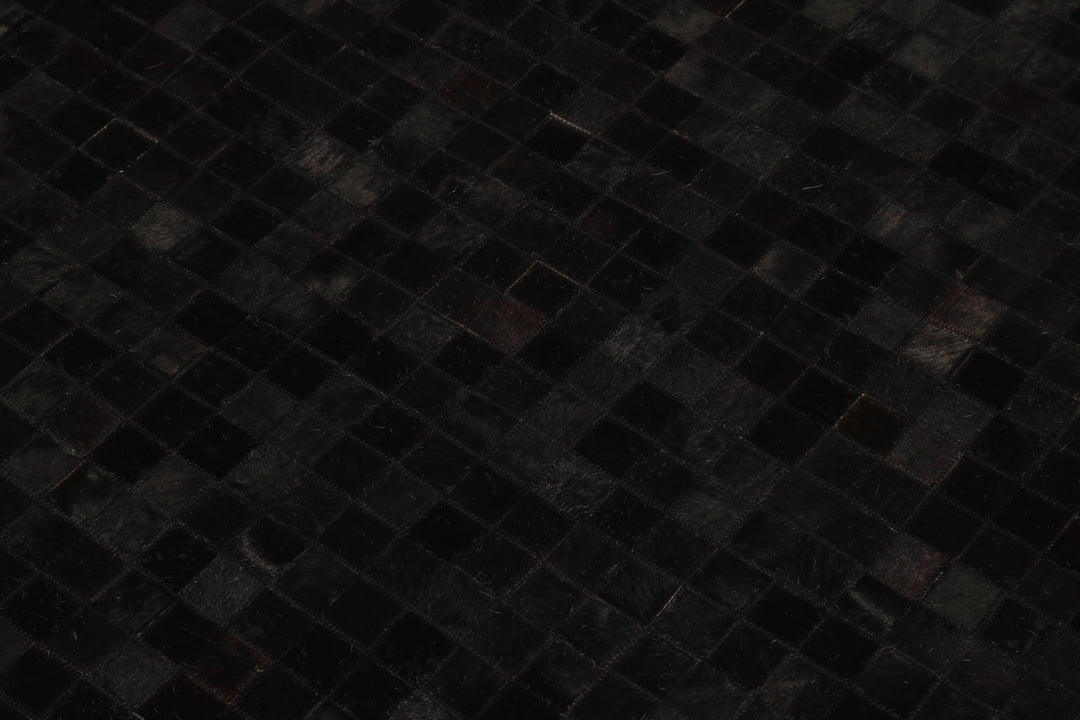 Tikkul Solid Black Round