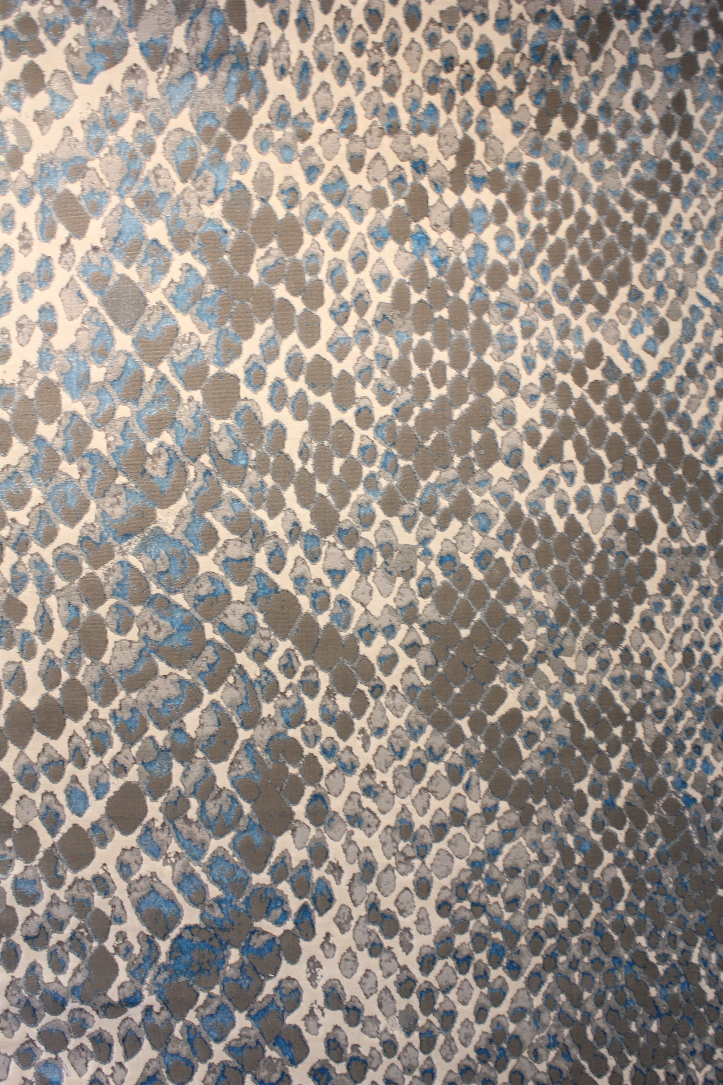 Maximus 211 Blue Platinum – Rug Factory Plus
