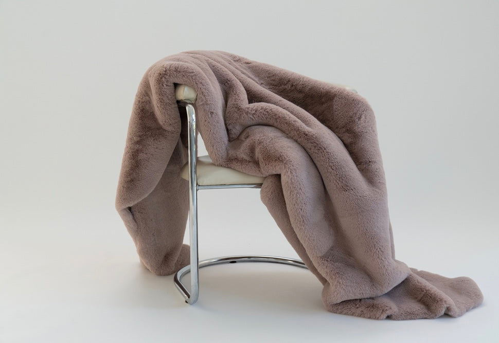 Modern Soft Luxury Chinchilla Feel Faux Fur Throw by Rug Factory Plus - Rug Factory Plus