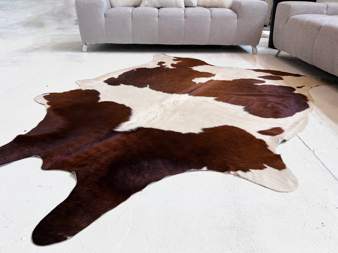 Real Leather Cowhide Cow9 by Rug Factory Plus