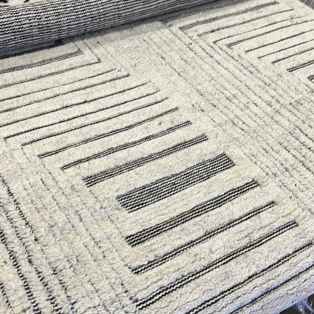 Handknotted KV-MC-189