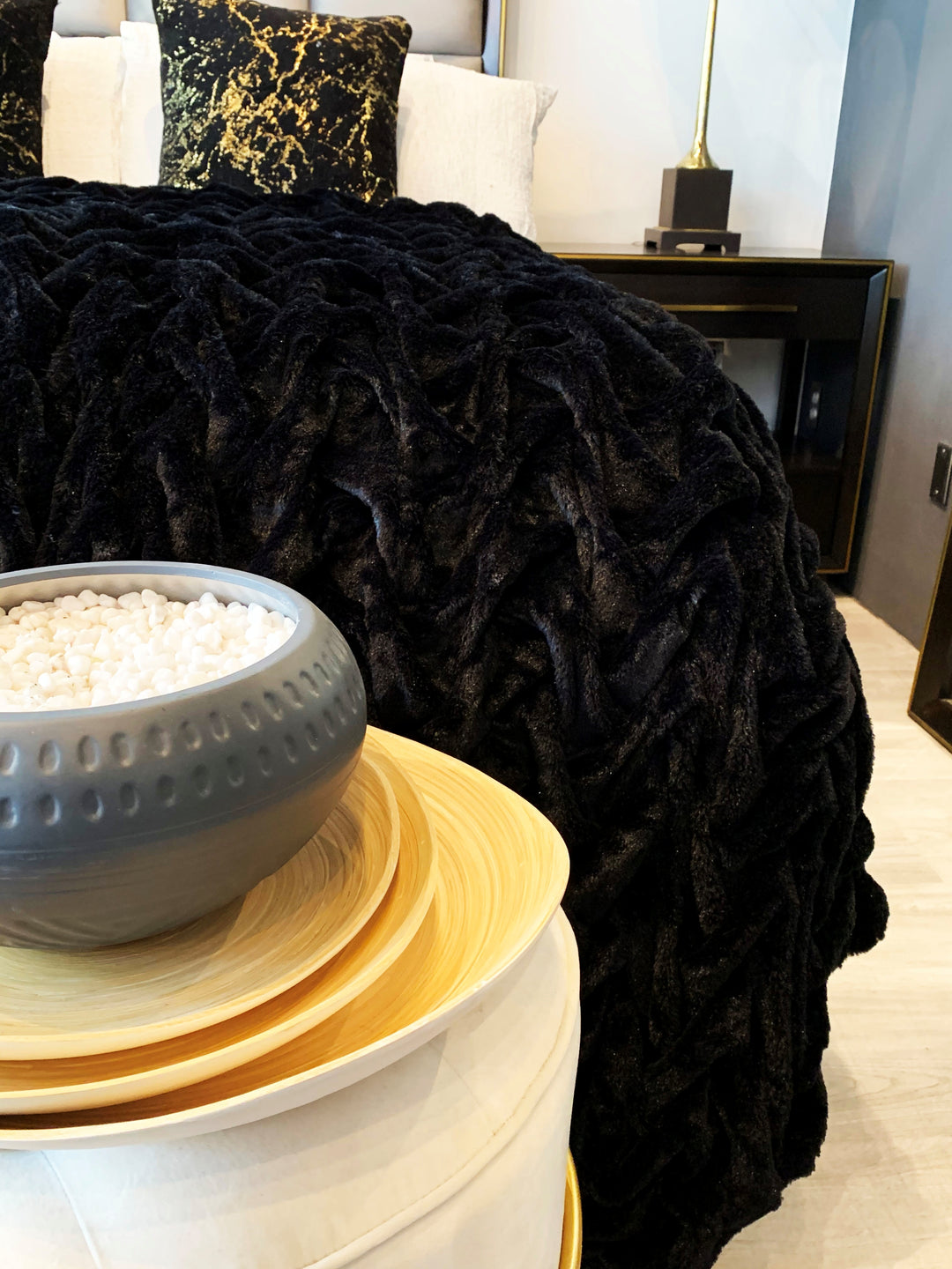 Loufie Collection Throw Blanket – Rug Factory Plus